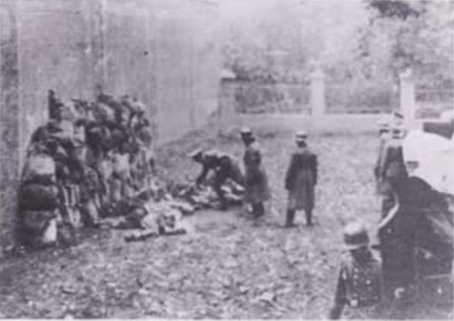 File:Execution of Poles by German Einsatzkomanndo Oktober1939.jpg