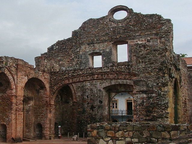 File:Arco chato.jpg
