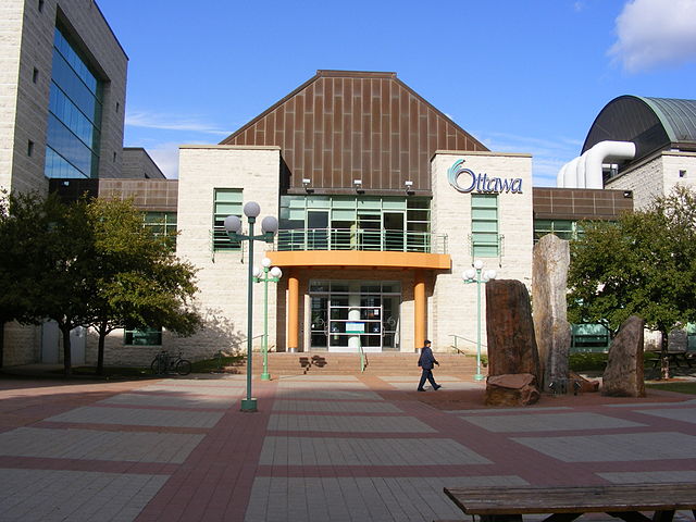 File:Ottawa City Hall - H&ocirc;tel de ville d'Ottawa.jpg
