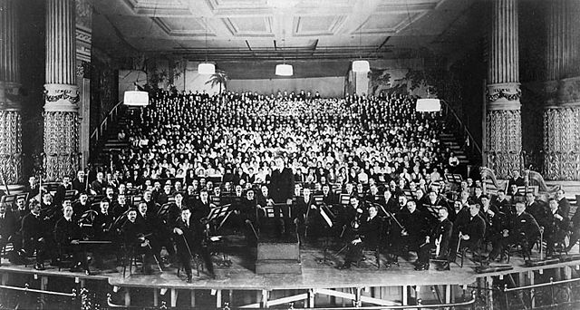 File:Philadelphia Orchestra at American premiere of Mahler's 8th Symphony (1916).jpg