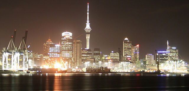 File:Auckland waterfront at night.jpg