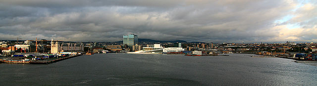 File:Bj&oslash;rvika Oslo.jpg