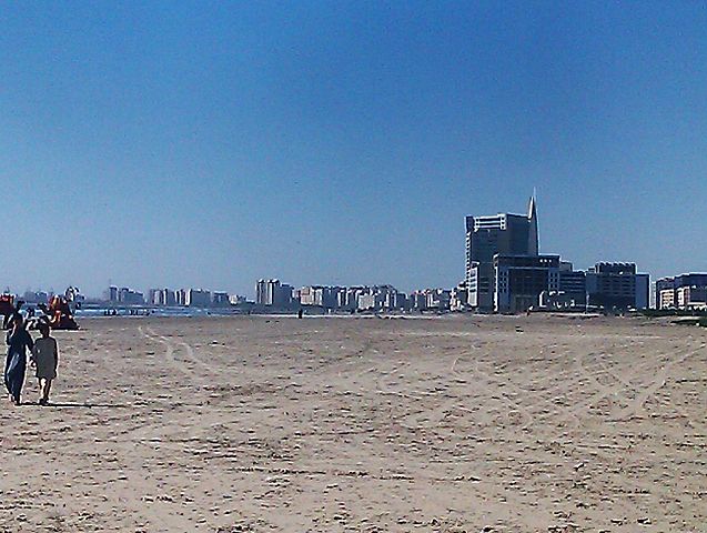 File:DolmenCity Tower Karachi skyline from Clifton Beach.jpg