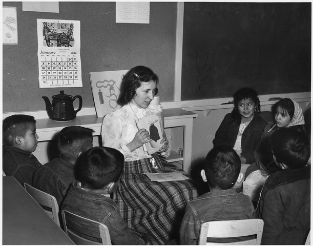 File:(Teacher with picture cards giving English instruction to Navajo day school students.) - NARA - 295158.tif