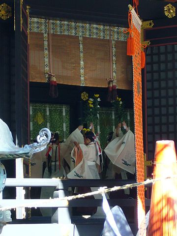 File:Niiname-sai,traditional Japanese dance,katori-jingu-shrine,katori-city,japan.JPG