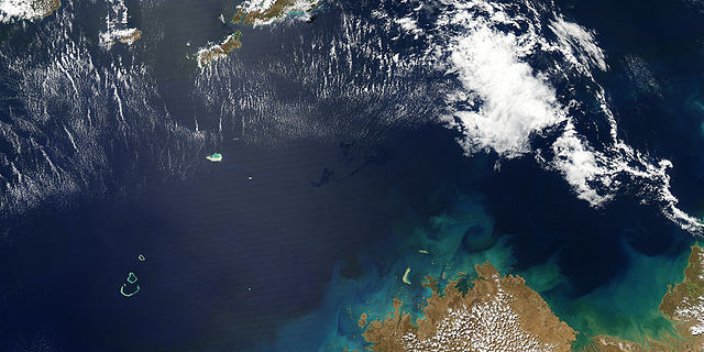 File:Oil Slick in the Timor Sea September-2009.jpg