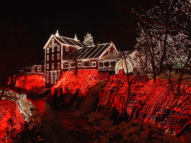 File:Clifton Mill Christmas 2005.JPG