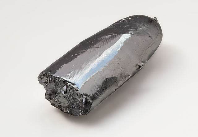 File:Ruthenium a half bar.jpg