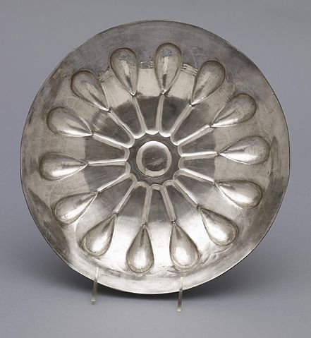 File:Iranian - Shallow Vessel - Walters 571816.jpg