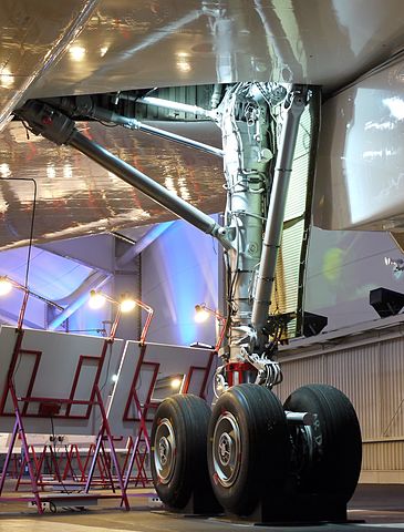 File:Train d'atterrissage Concorde Musee du Bourget P1020039.JPG