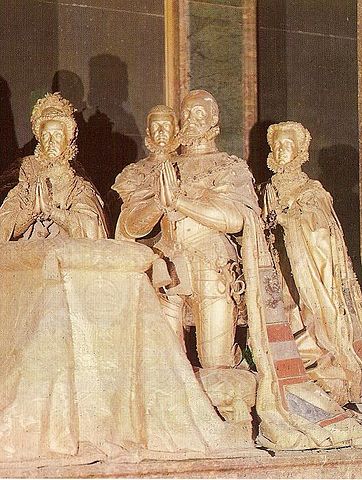 File:Cenotafio de Felipe II y su familia.jpg
