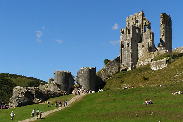 File:Corfe Castle3.jpg