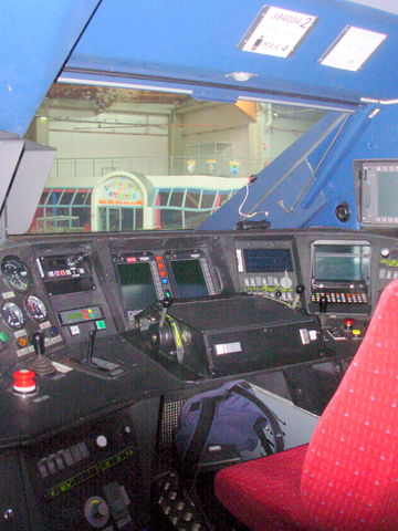 File:TGV4411cockpit.JPG