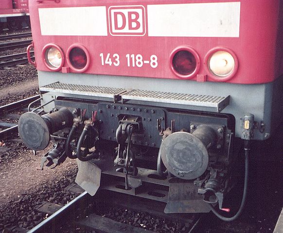 File:Mh eisenbahn schraubenkupplung.jpeg