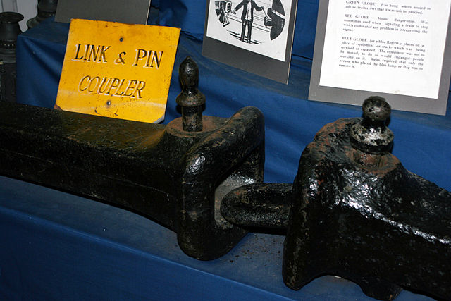 File:Link and Pin.jpg