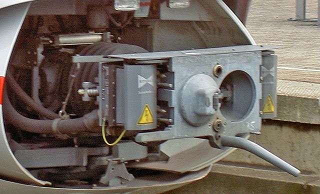 File:ICE3 Scharfenberg coupling detail view.jpg