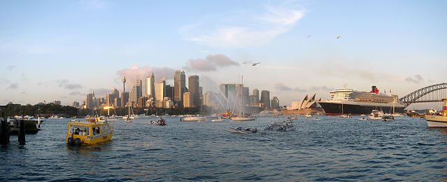 File:Qm2 sydney.jpg