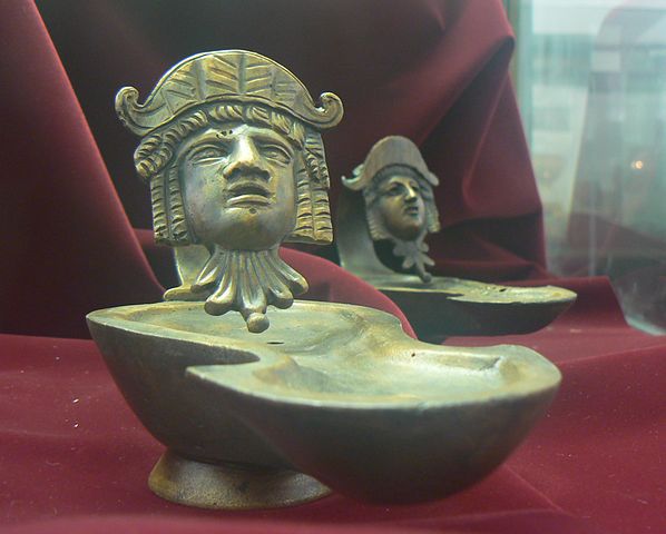 File:Nova-Zagora-history-museum-lamps-1-2century.jpg