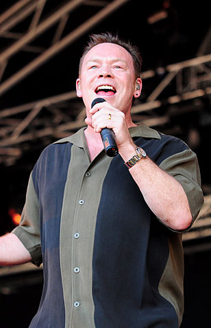 File:Ali Campbell at Raggamuffin 2009 cropped.jpg