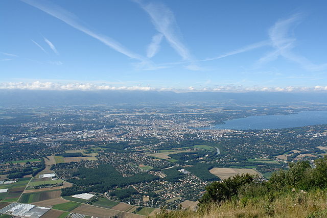 File:Gen&egrave;ve vue du Sal&egrave;ve.jpg