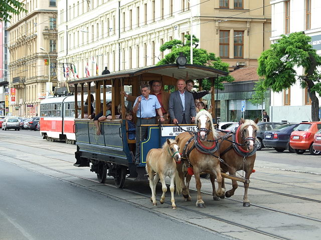 File:Brno, Brno Město, historick&aacute; koňsk&aacute; tramvaj.jpg