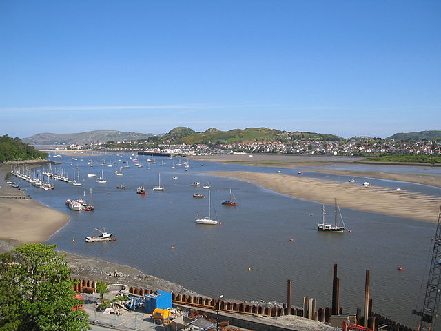 File:Conwy River from Conwy Castle.jpg
