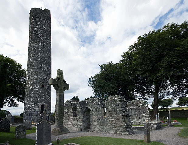 File:A high cross and round tower at Monasterboice, Ireland.jpg
