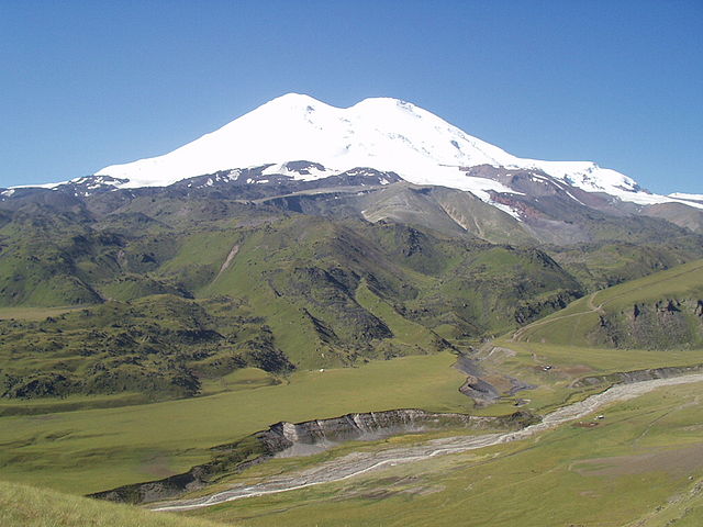 File:Elbrus North 195.jpg