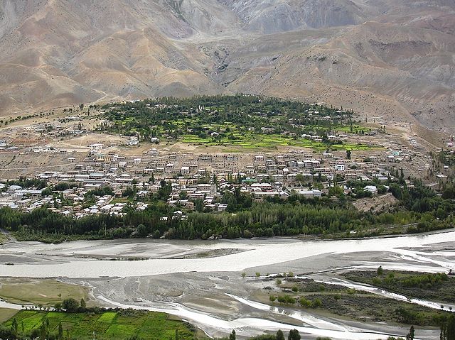 File:Kargil town, India panorama.jpg