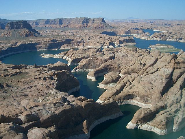 File:Lake Powell - Arizona.JPG