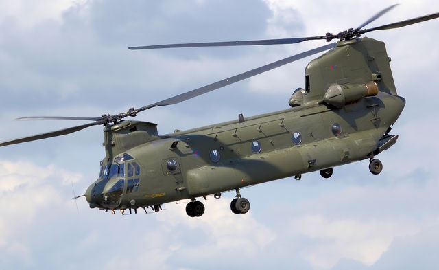 File:Chinook hc2 za682 arp.jpg