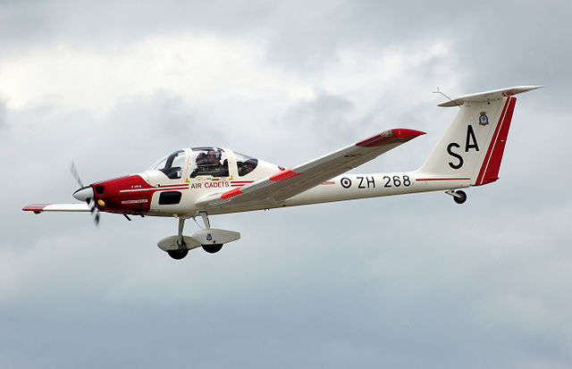 File:Grob g109b zh268 motorglider arp.jpg