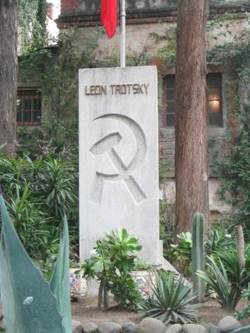 File:Trotsky grave.jpg