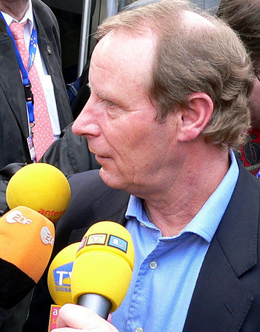 File:Berti Vogts cropped.jpg