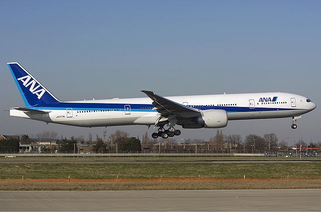 File:ANA Boeing 777-300ER Lofting-1.jpg