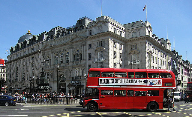 File:Routemaster Bus, Piccadilly Circus.jpg