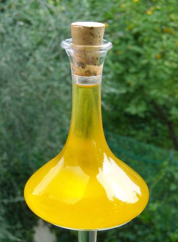 File:Olive oil from Oneglia.jpg
