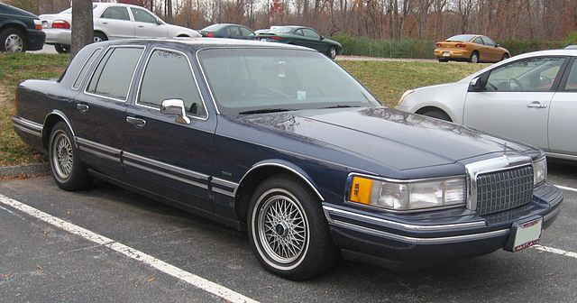 File:90-94 Lincoln Town Car.jpg