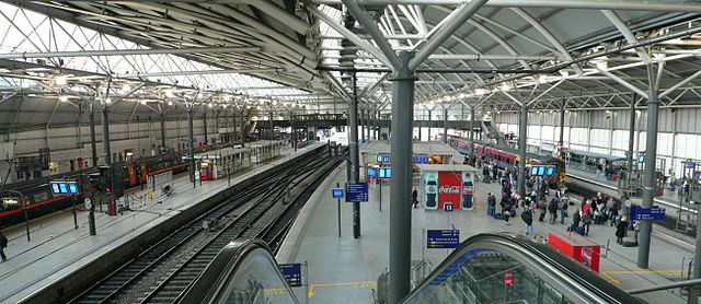 File:Overview of Leeds City railway station 12.jpg