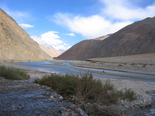 File:Karakash River in the Western Kunlun Shan, seen from the Tibet-Xinjiang highway.jpg