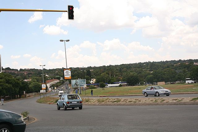 File:Johannesburg Beyers Naud&eacute; Drive.jpg