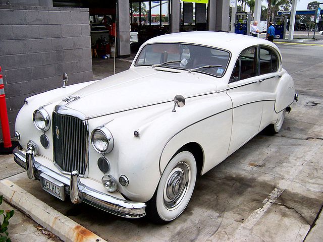 File:Jaguar Mark IX.jpg