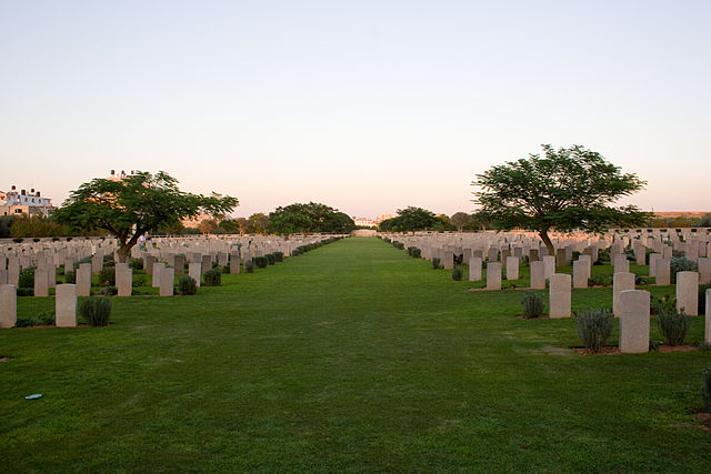 File:Gaza War Cemetery 3.jpg