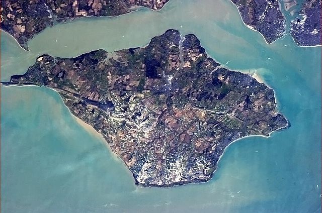 File:IsleOfWightFromTheISS.jpg