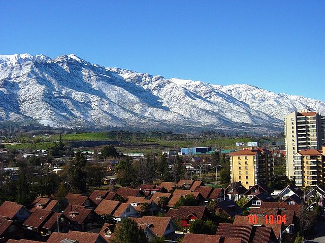 File:Pre-Cordillera de los Andes, Santiago, Chile.JPG