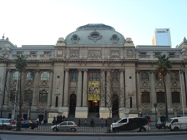 File:BibliotecaNacionaldeChile.JPG