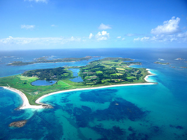 File:Tresco - aerial photo6 edit.jpg