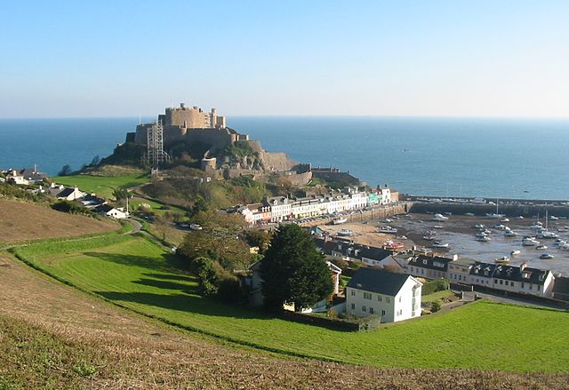 File:Mont Orgueil and Gorey harbour, Jersey.jpg