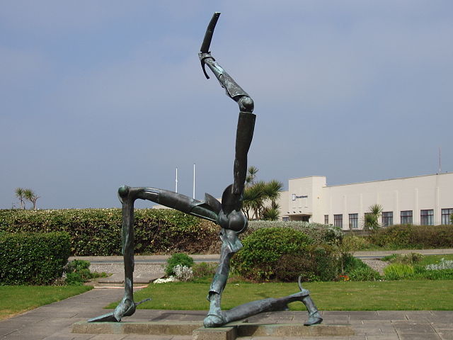 File:The Legs of Man - Isle of Man Triskelion - kingsley - 19-APR-09.jpg