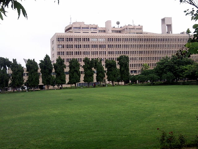 File:Multi Storey Building, IITD.JPG